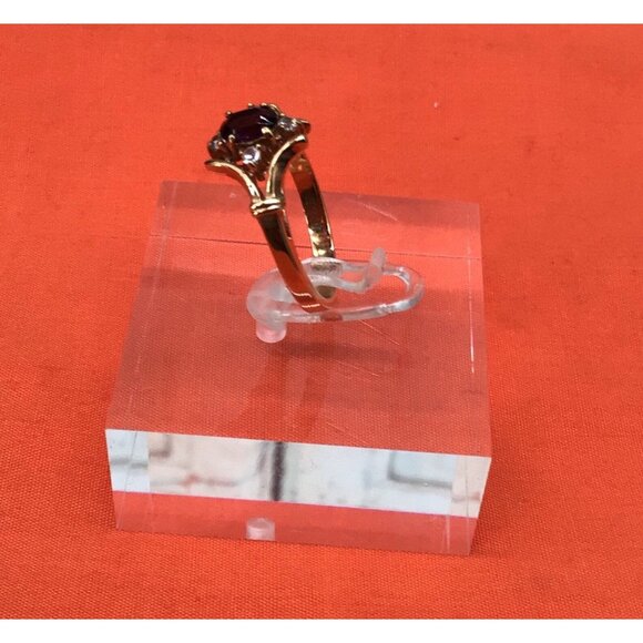 Amethyst Stone Size 7 Gold Tone Ring - Picture 4 of 6